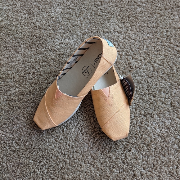 Toms NWT Light Orange Alpargata shoes - Picture 4 of 7